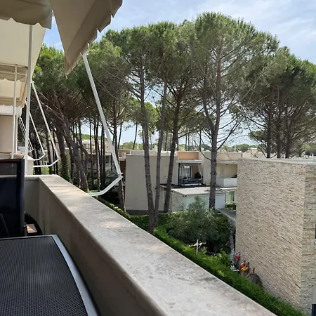 Illyrian Gjiri I Lalzit Apartman *